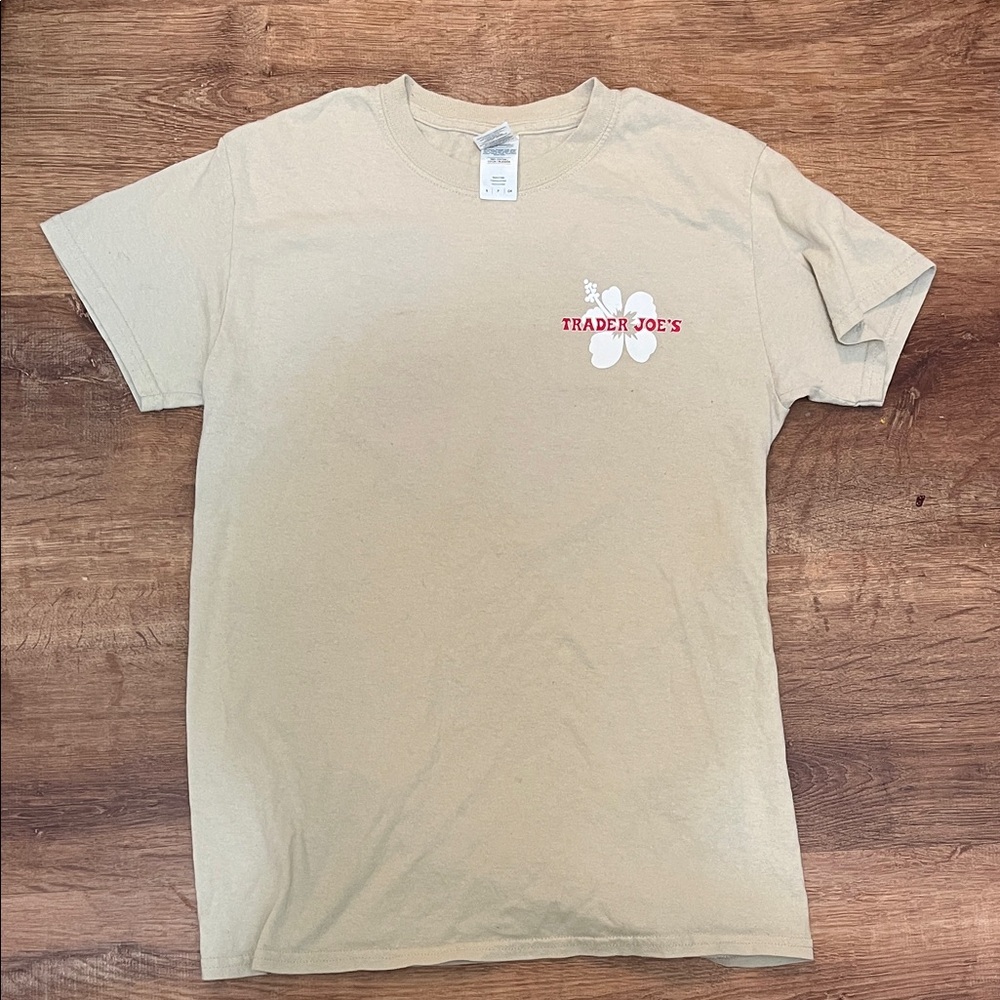 Trader Joe’s Crew Tan Crew T-Shirt Size Small